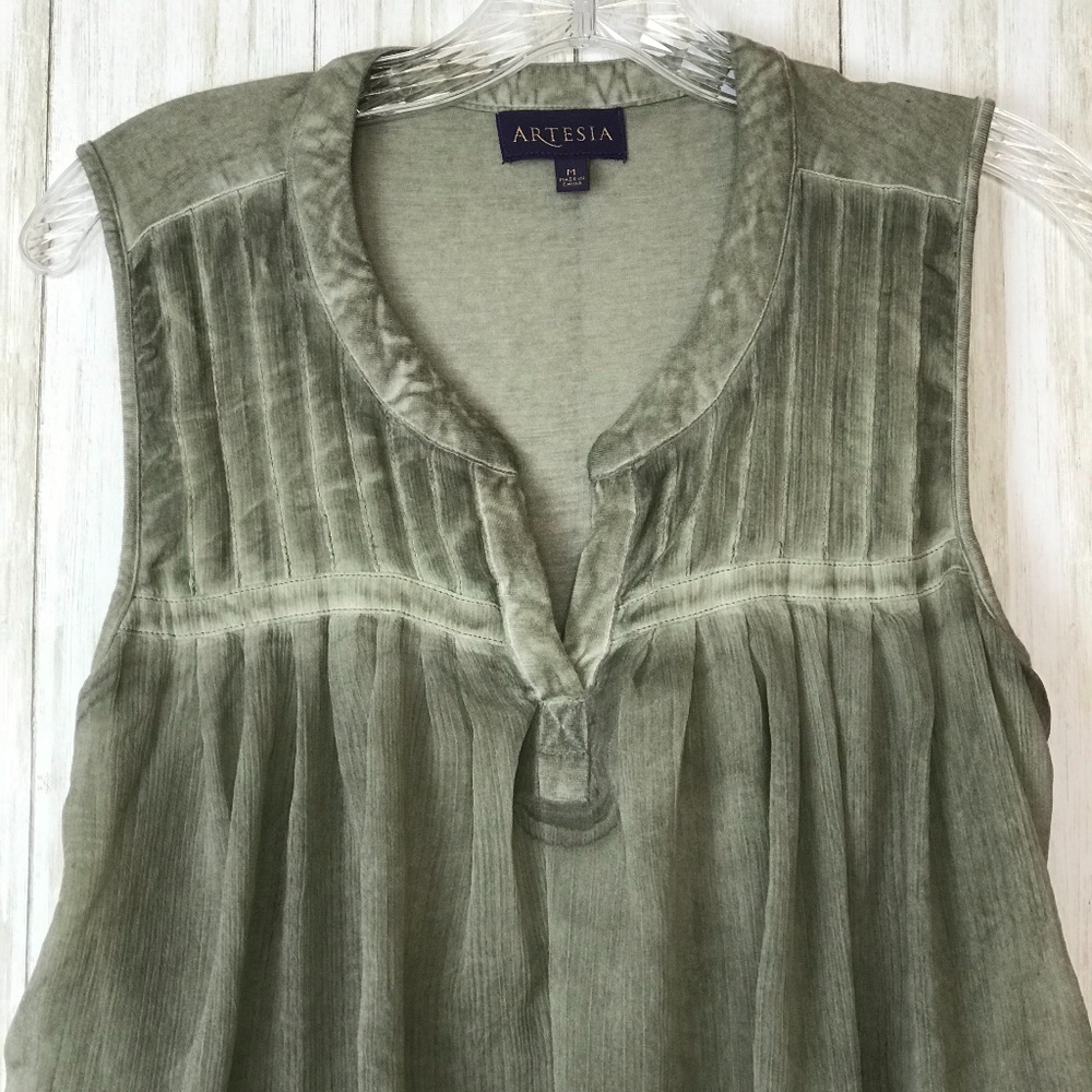 Green Sleeveless Layered Top Size Medium